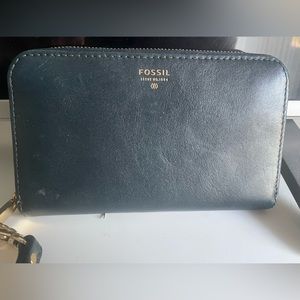 Dark green fossil wristlet